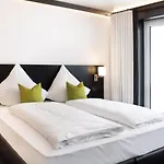 Hotel Men By Wmm *