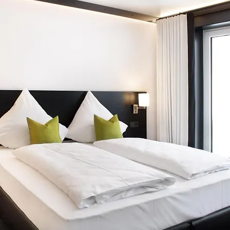 Hotel Men By Wmm *