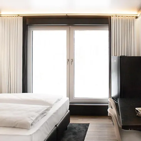 Men By Wmm Hotel *