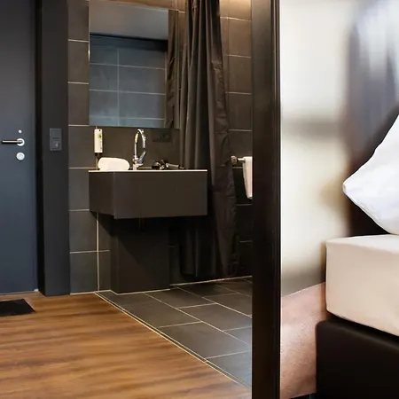 Men By Wmm Hotel